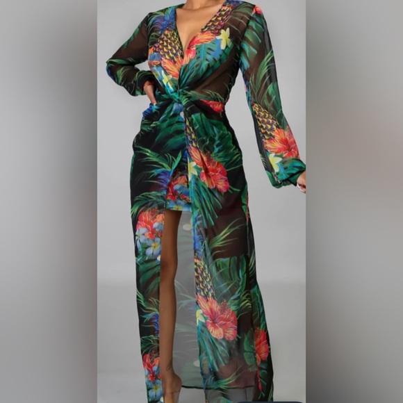 Dresses & Skirts - Floral Maxi Dress